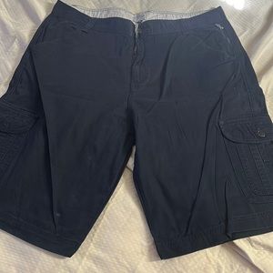 Parish navy blue cargo short size 42